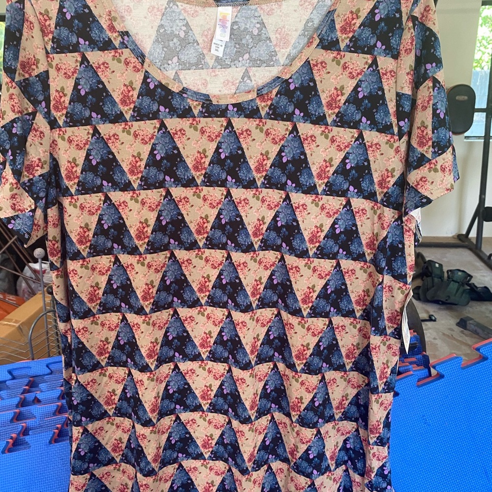 Lularoe Classic T in 3XL. NWT